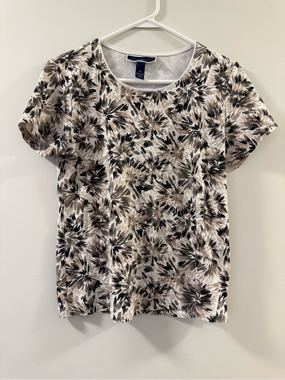 Karen Scott Short-Sleeve Floral Print Tee in Black & Taupe